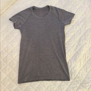 Lululemon swiftly tech 2.0 gray with black stripes size 8